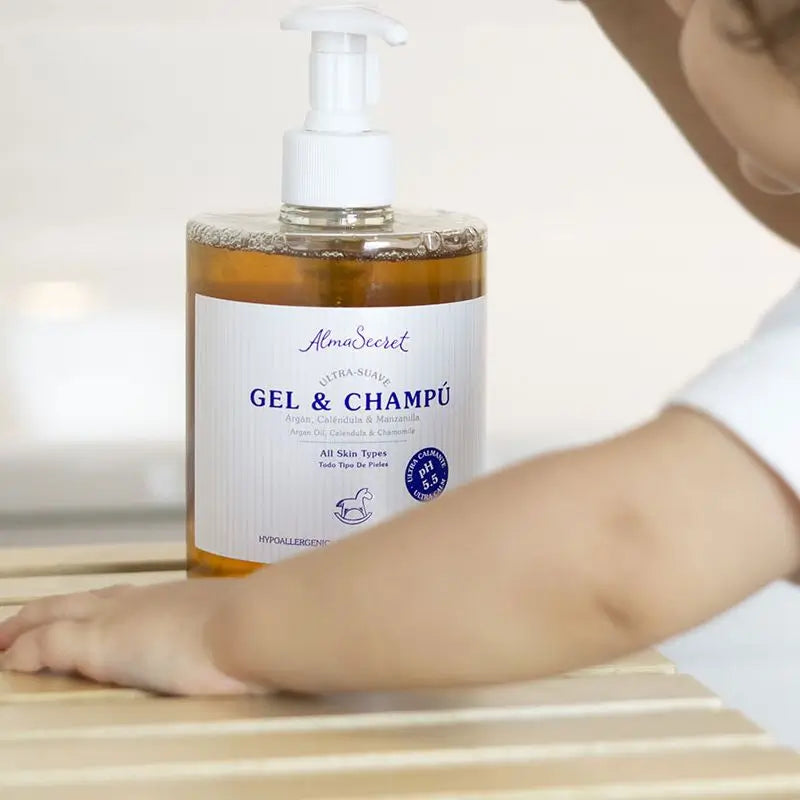 Gel shampooing doux d'Alma Secret à l'argan, au calendula et à la camomille
