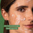 APIVITA Gel-crème anti-âge et anti-fatigue à la pivoine blanche et à la propolis brevetée.