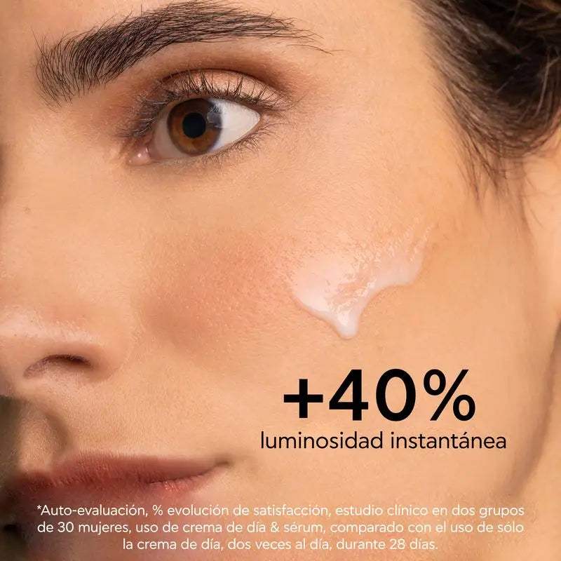 APIVITA Sérum éclaircissant et anti-fatigue à la pivoine blanche et à la propolis brevetée.