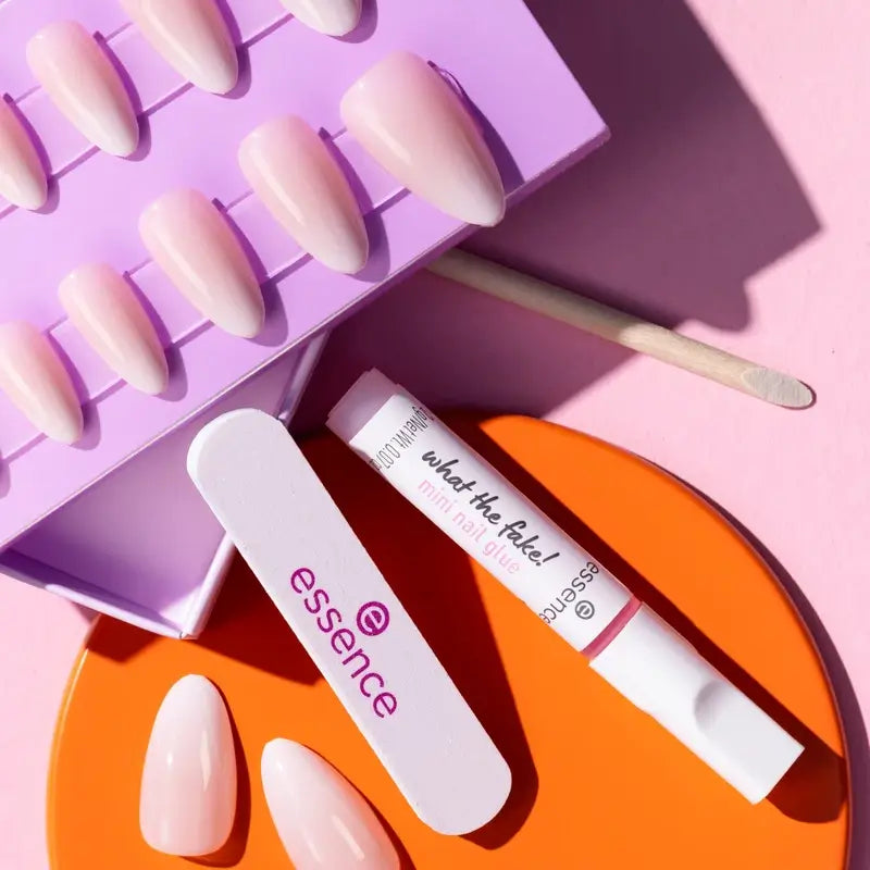 Essence Manicure Set With False Nails What The Fake ! Press-On Nails 03 , 28 pièces