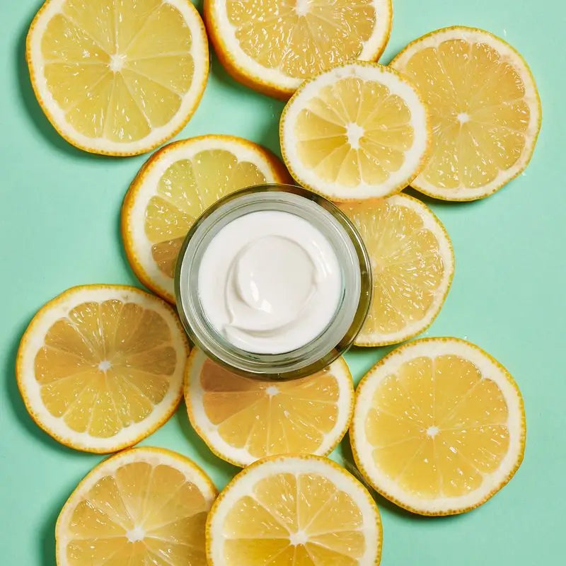 La crème de jour éclaircissante Garnier à la vitamine C nourrit, corrige les rides et redonne de l'éclat jour après jour.