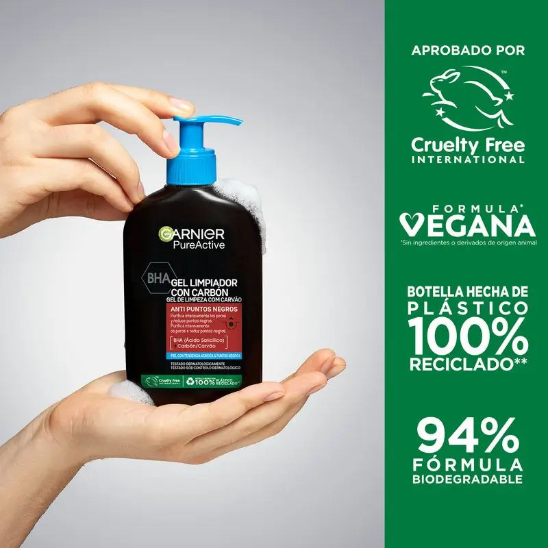 Garnier Pure Active Anti Blackhead Cleansing Gel With Charcoal And Salicylic Acid Purifie les pores et réduit les points noirs