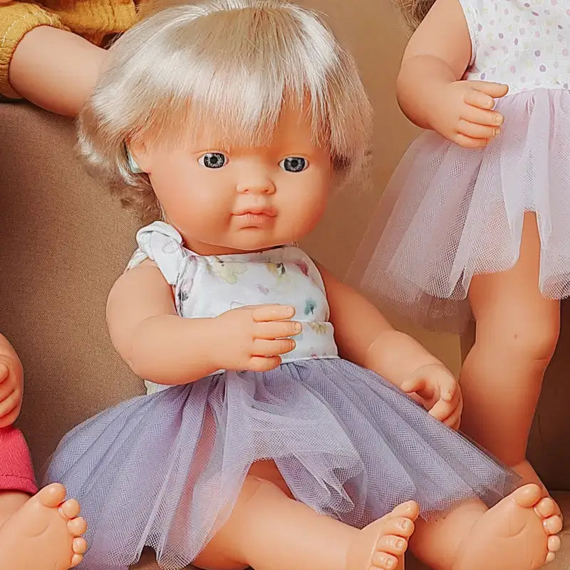 Poupée Miniland avec implant cochléaire 38 cm Mes amis et moi