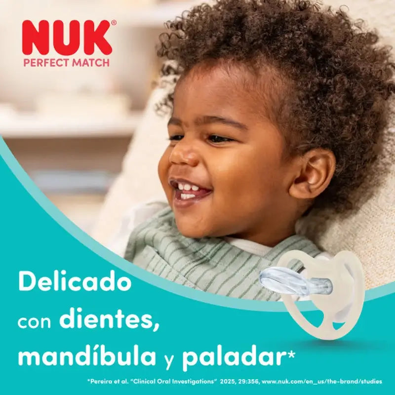 Sucette NUK Perfect Match Air en silicone T3 18-36 mois Mickey Mouse rouge/gris, lot de 2